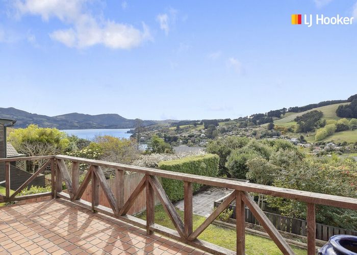  at 9 Featherston Street, Macandrew Bay, Dunedin