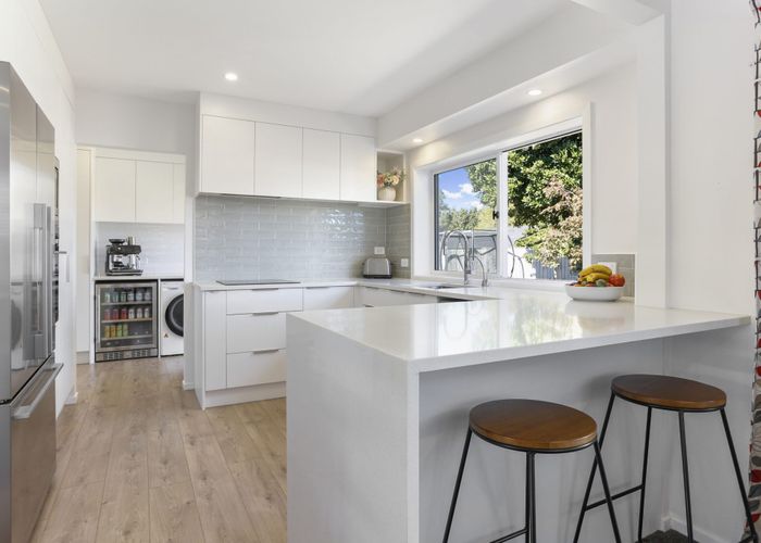  at 39 Meadway, Sunnyhills, Auckland
