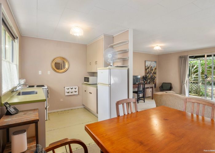  at 2/64 Titirangi Road, New Lynn, Waitakere City, Auckland