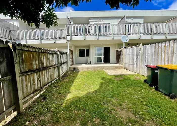  at 6/242 Great North Road, Henderson, Waitakere City, Auckland