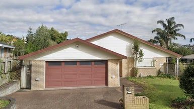  at 5 Cesari Place, West Harbour, Auckland
