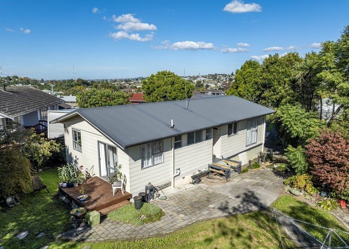  at 13 Helleur Road, Massey, Waitakere City, Auckland