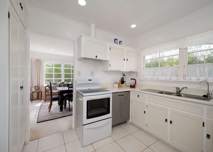  at 11 Fratley Avenue, Farm Cove, Auckland