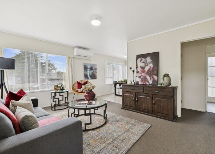  at 1/32 Challen Close, Conifer Grove, Papakura, Auckland