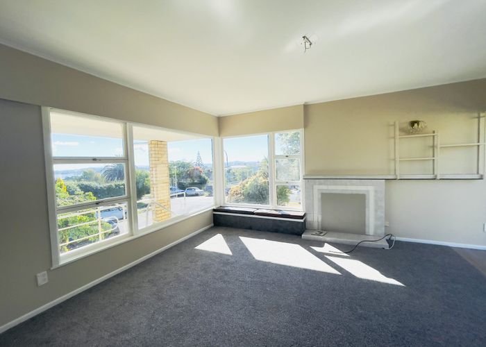  at 25 Ellesmere Cresent, Pakuranga Heights, Manukau City, Auckland