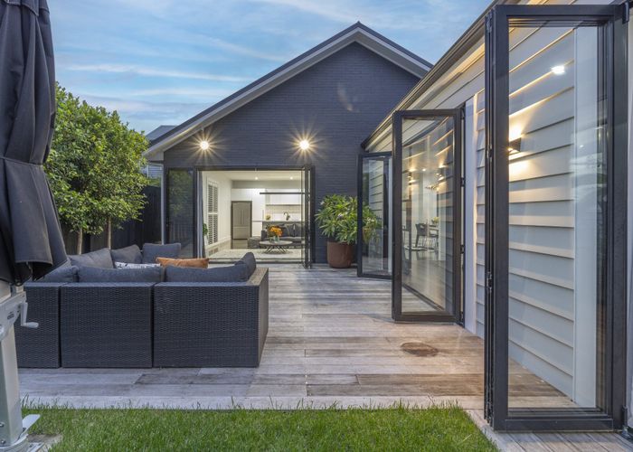  at 3 Goring Road, Sandringham, Auckland