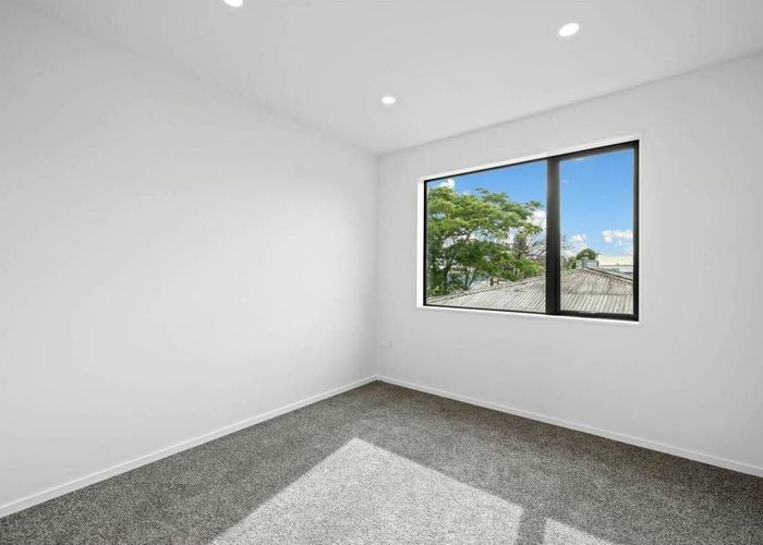  at 2/31 McLeod Road, Weymouth, Manukau City, Auckland