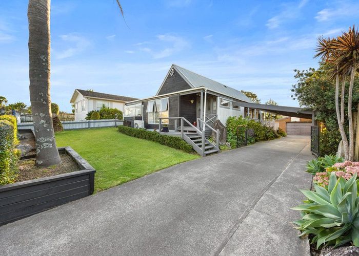  at 32 Taioma Crescent, Te Atatu Peninsula, Waitakere City, Auckland