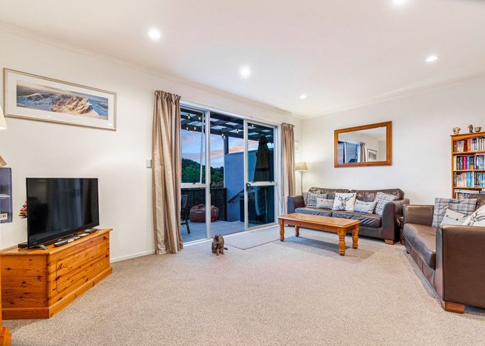  at 9T Clearwater Cove, West Harbour, Auckland