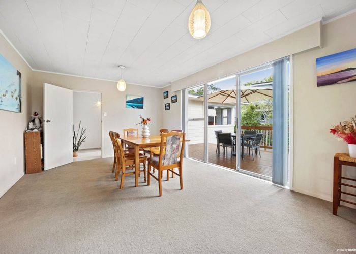  at 15  Allington Road, Massey, Waitakere City, Auckland