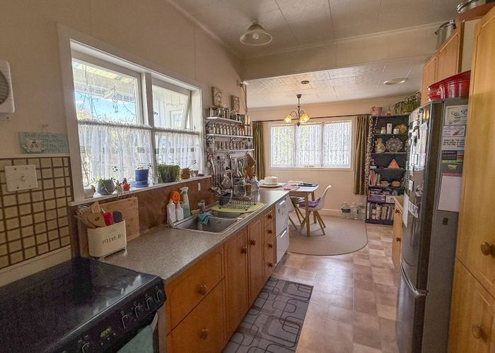  at 302 Willowpark Road North, Hastings