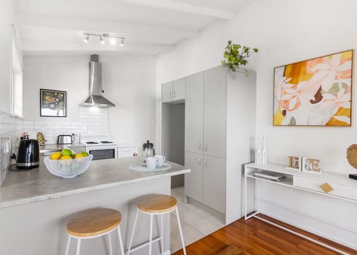  at 1/235 Sunset Road, Sunnynook, Auckland