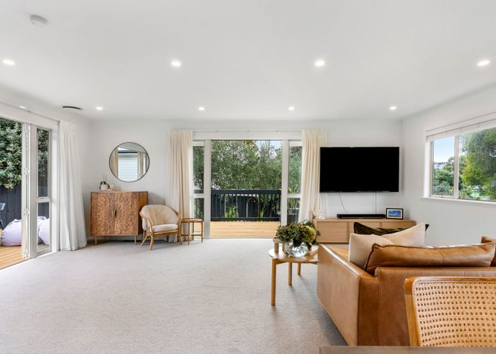  at 1/16 Lyttelton Avenue, Forrest Hill, North Shore City, Auckland