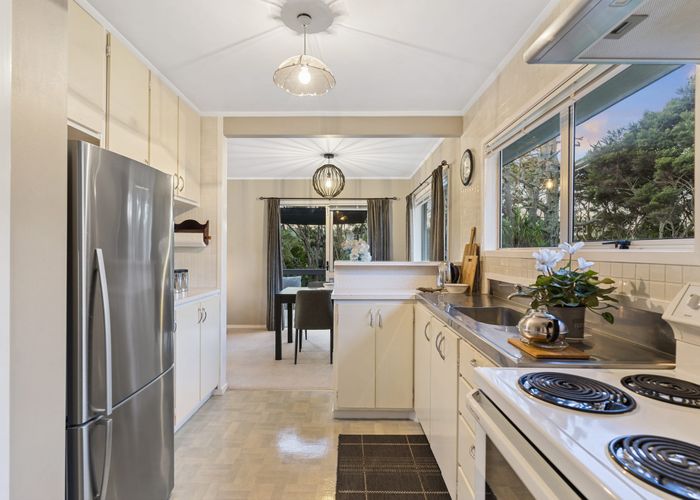  at 13 Houston Place, Bayview, Auckland