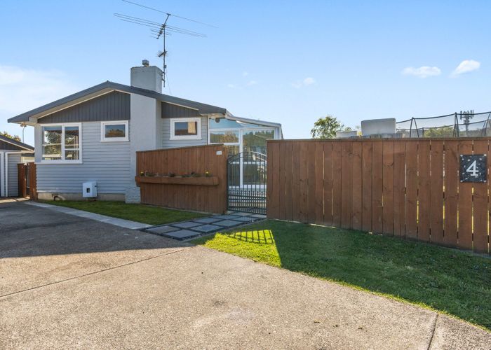  at 4 Sequoia Place, Maoribank, Upper Hutt, Wellington