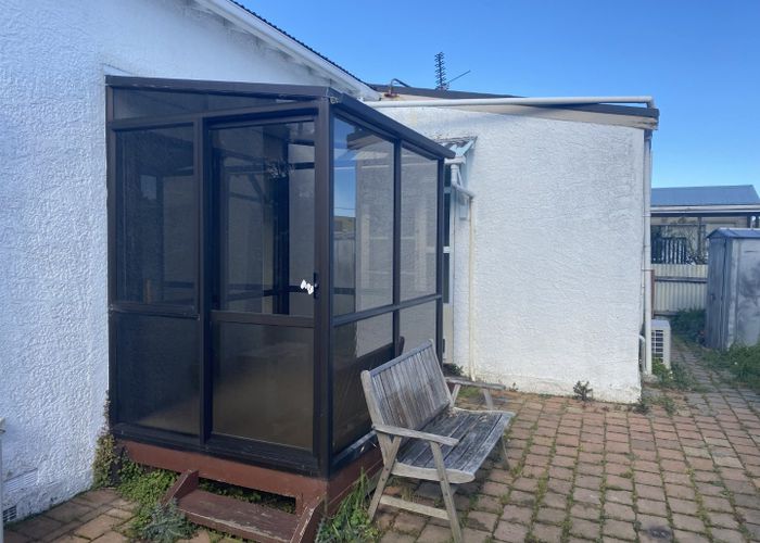  at 20 Royal  Crescent, Saint Kilda, Dunedin, Otago