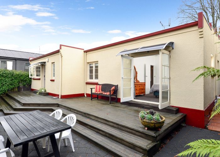  at 5 Fow Street, Hamilton Central, Hamilton