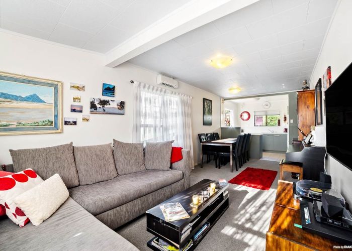  at 2/76 Beach Haven Road, Beach Haven, North Shore City, Auckland