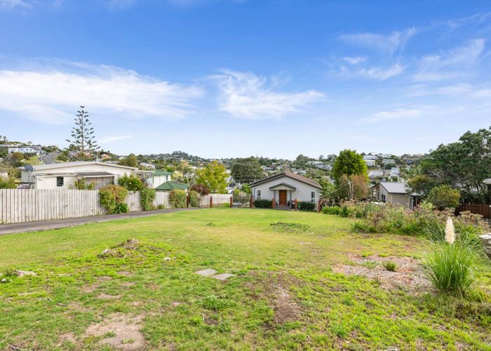  at 6 Holiday Road, Stanmore Bay, Rodney, Auckland