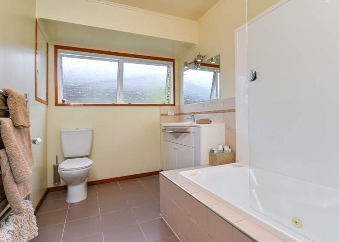  at 12 Currey Crescent, Milford, North Shore City, Auckland