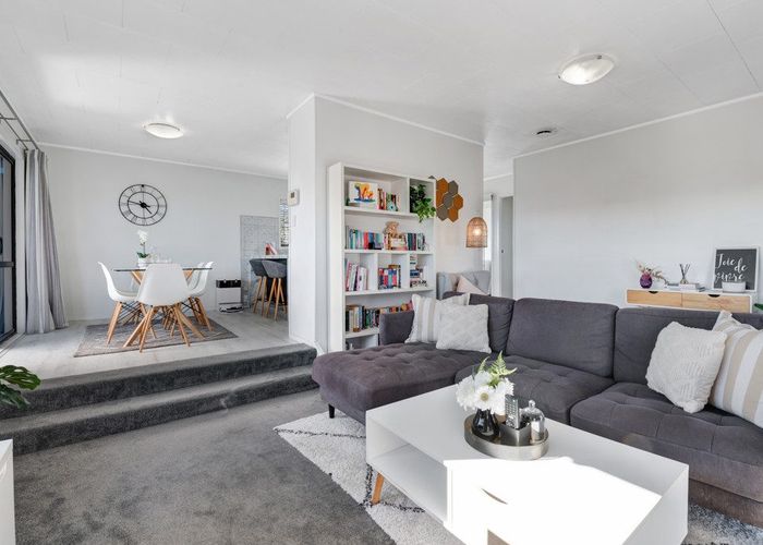  at 8 Sevilla Place, Unsworth Heights, North Shore City, Auckland