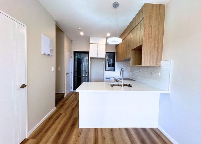  at 42 Don Oliver Lane, Glen Eden, Waitakere City, Auckland