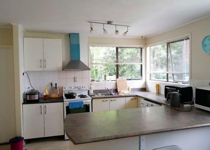  at 4 Garner Place, Glenfield, Auckland