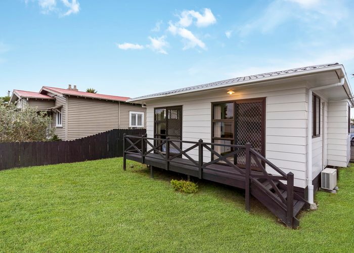  at 140 Rosebank Road, Avondale, Auckland