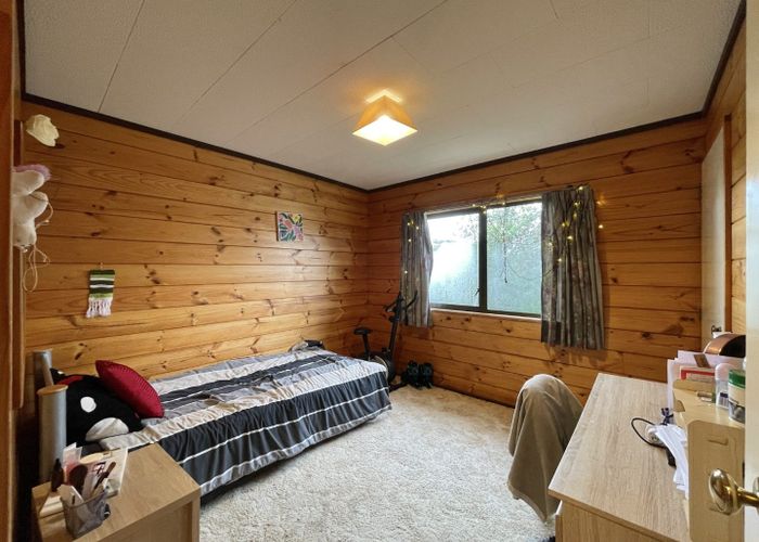  at 21b Fernhaven Grove, Newlands, Wellington, Wellington