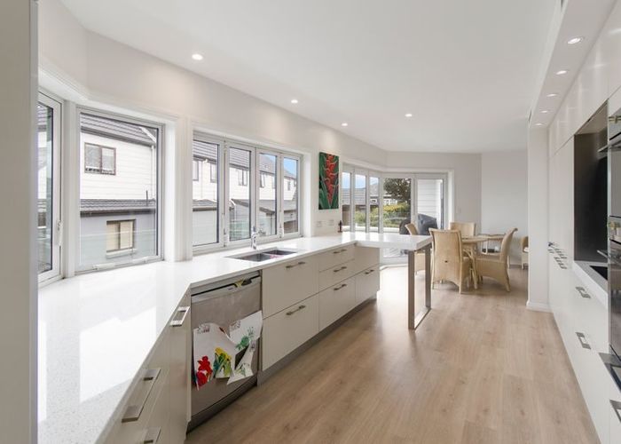  at 2/1 Te Akau Crescent, Bucklands Beach, Manukau City, Auckland