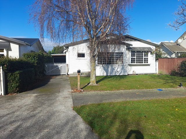  at 8 Argyle Avenue, Takaro, Palmerston North