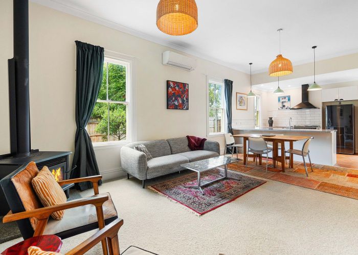  at 194 Dixon Street, Masterton