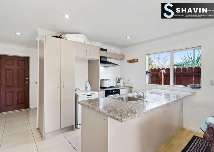  at 8 Dapple Place, Flat Bush, Manukau City, Auckland