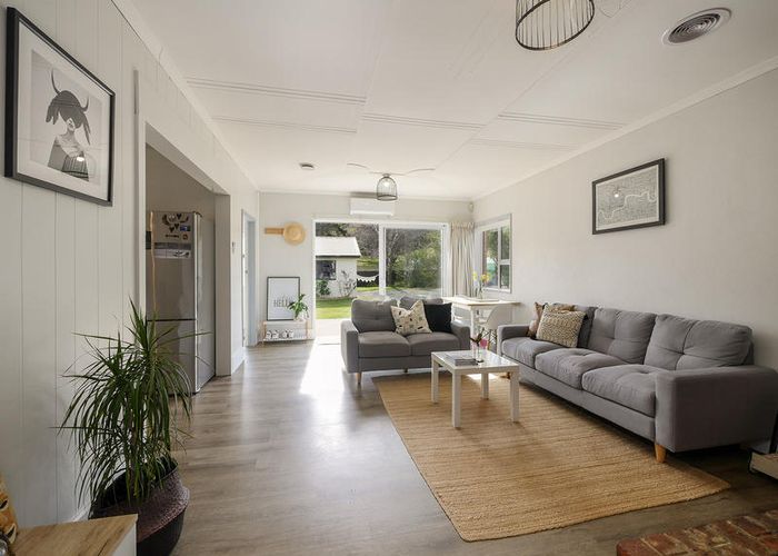  at 11 John Street, Ocean View, Dunedin
