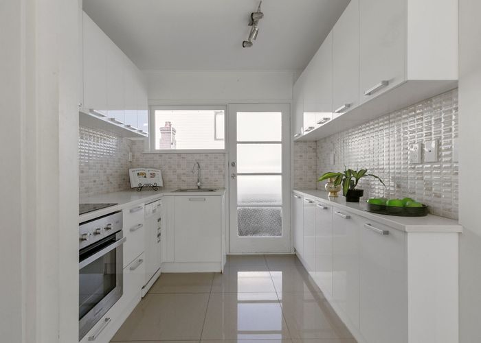  at 2/189 Landscape Road, Mount Eden, Auckland