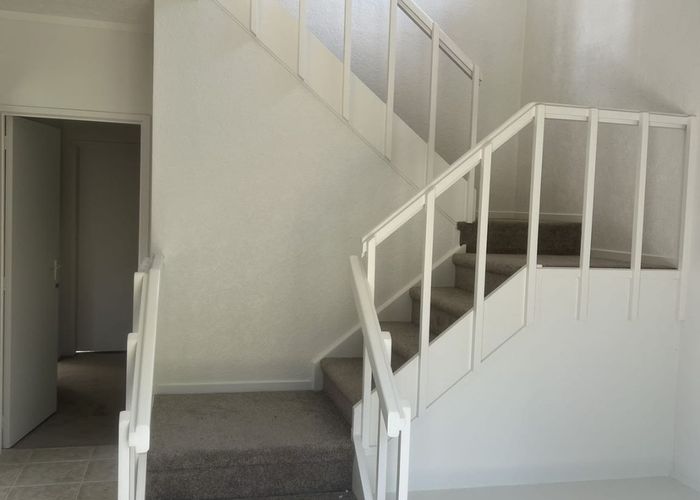  at 1/36 Saddleback Rise, Murrays Bay, Auckland