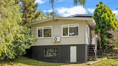  at 2/237 Rangatira Road, Beach Haven, Auckland