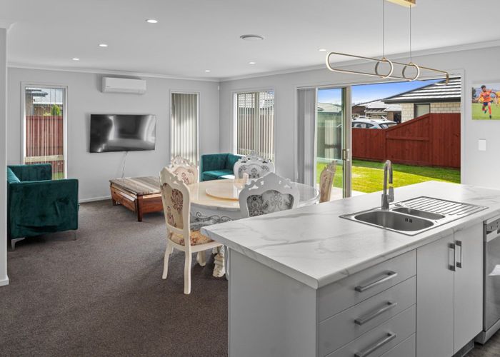  at 10 Eastbank Drive, Katikati, Katikati