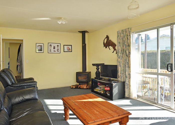  at 72 Woodward Street East, Featherston