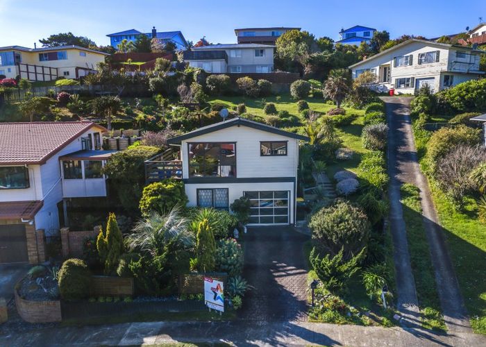  at 9 Inlet View, Titahi Bay, Porirua