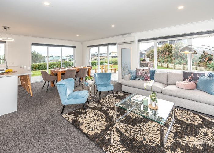  at 33 Golf Vue Place, Castlecliff, Whanganui