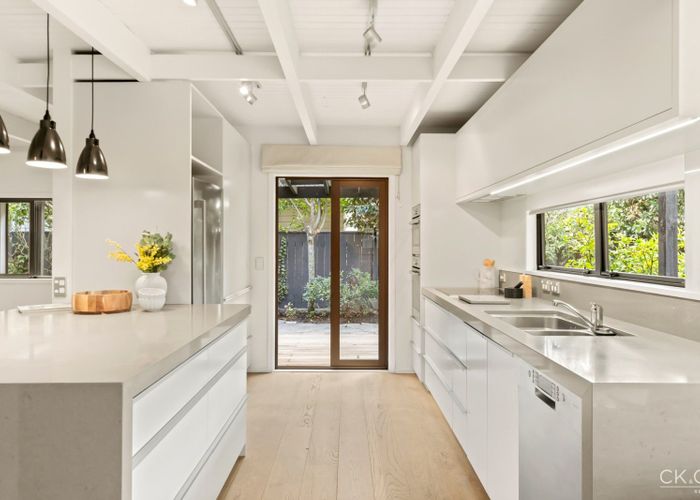  at 32 Saint Columbans Grove, Boulcott, Lower Hutt, Wellington