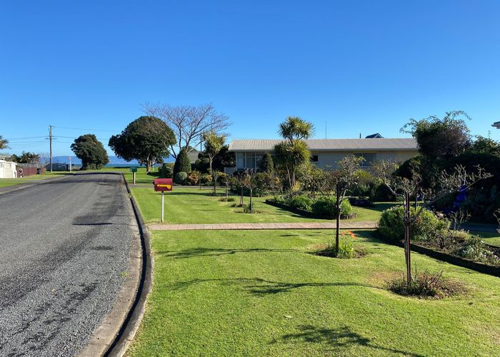  at 42A West Crescent, Te Puru