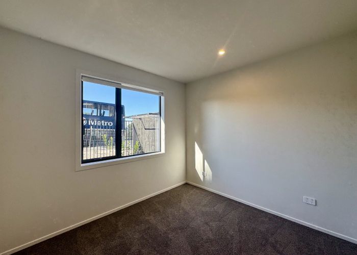  at 2/506 Glenfield Road, Bayview, North Shore City, Auckland