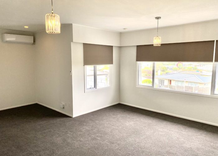  at 11 Windsor Place, Mairangi Bay, North Shore City, Auckland