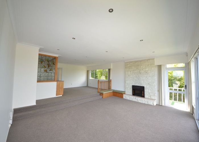  at 27 Chivalry Road, Glenfield, North Shore City, Auckland