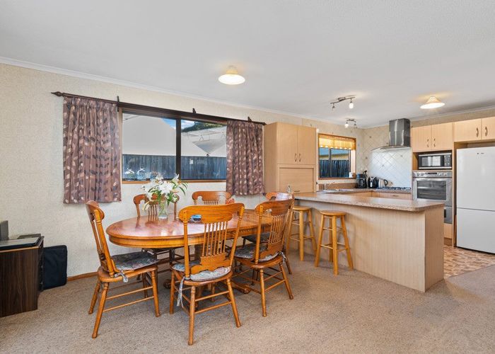  at 2/6 Vega Place, Heathcote Valley, Christchurch