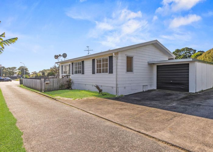  at 1/8 Sparrow Place, Weymouth, Manukau City, Auckland