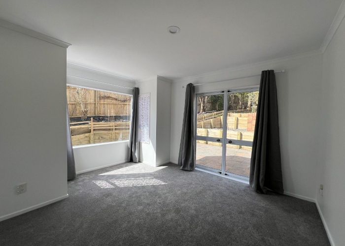  at 8 Thornbill Rise, Unsworth Heights, North Shore City, Auckland