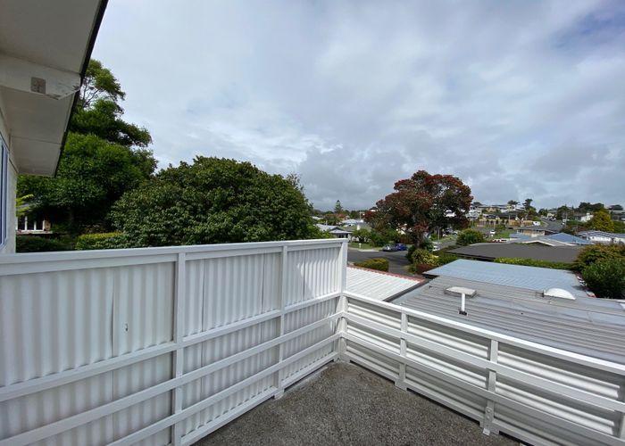  at 4/18 Roderick Street, Otumoetai, Tauranga